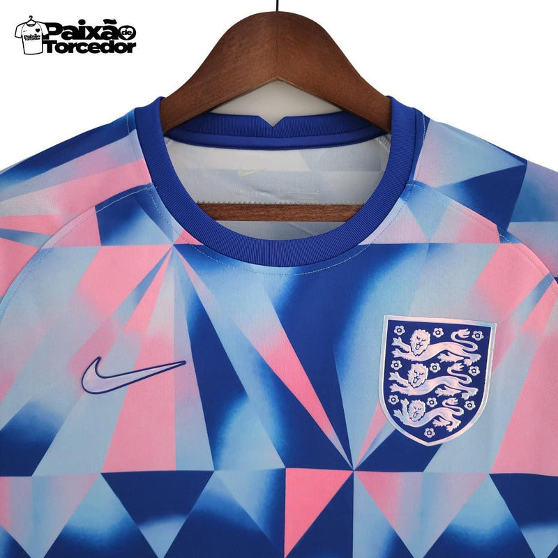 Camisa Inglaterra Treino Geometric 22/23 - Nike Torcedor Masculina - Azul e rosa